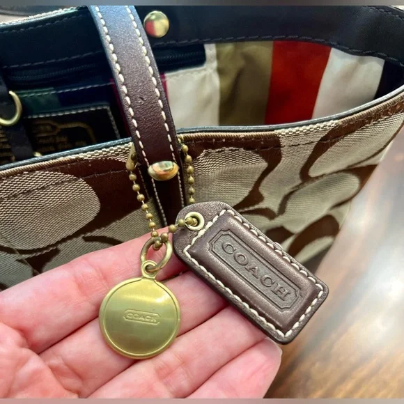 Coach Women's Tan and Brown Signature Tote Bag Purse With Hangtag Stunning - Picture 13 of 15